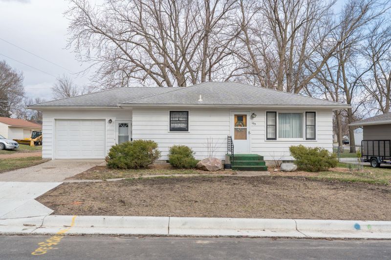 105 5th St NW, Montgomery, MN 56069