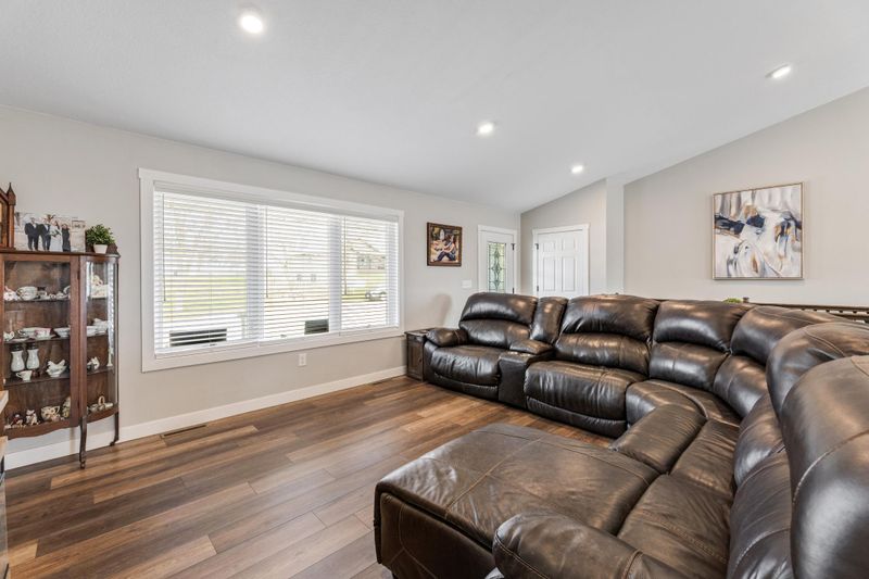 1363 Summit Dr, Winona, MN 55987