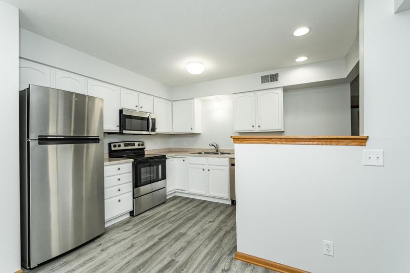 1872 Deerhaven Ln NE #8, Rochester, MN 55906