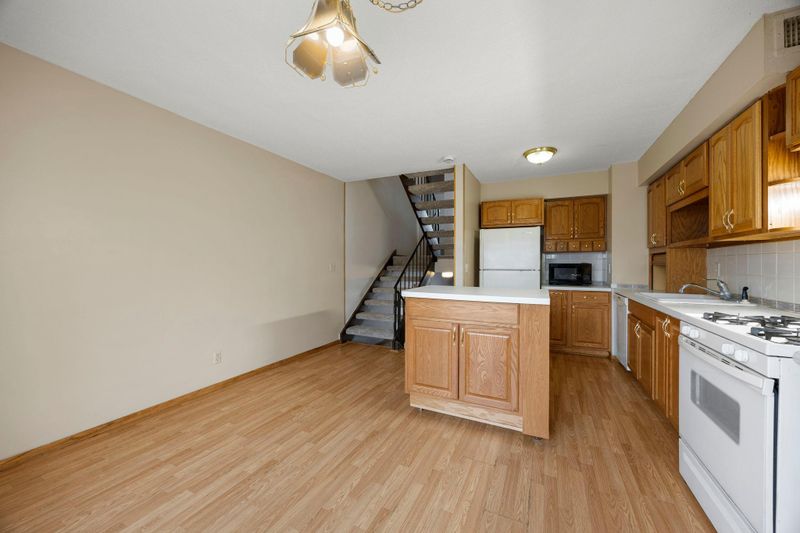 5648 Brookdale Dr N, Brooklyn Park, MN 55443