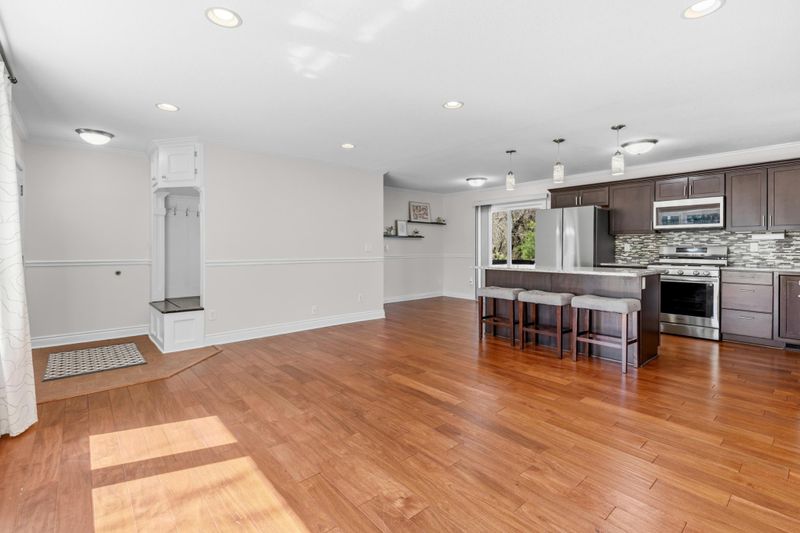 6500 Annapolis Ln N, Maple Grove, MN 55311