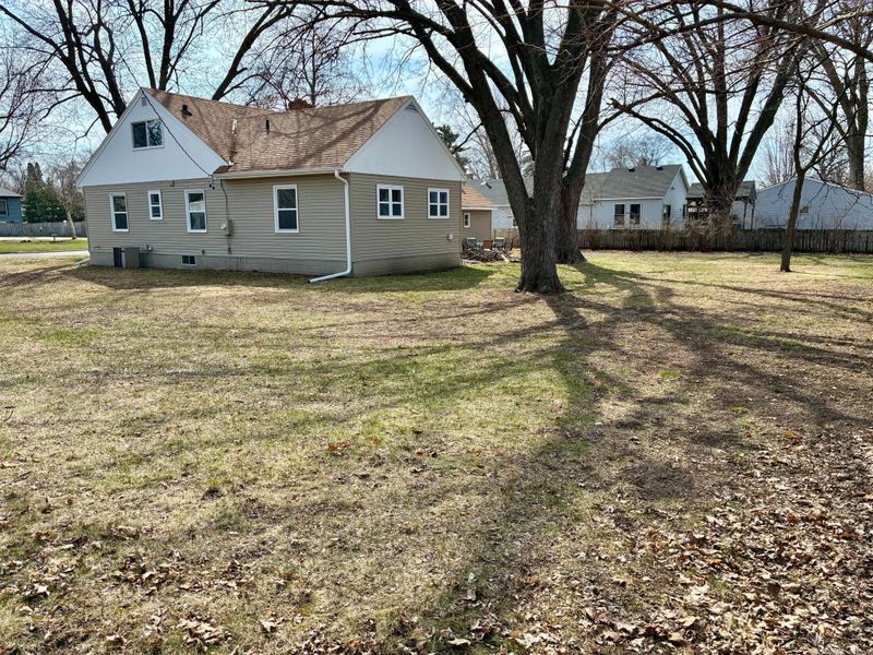 8716 Elliot Ave S, Bloomington, MN 55420