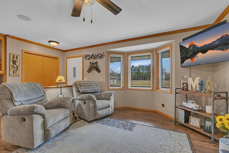 3775 Riverside Ave N, Sartell, MN 56377