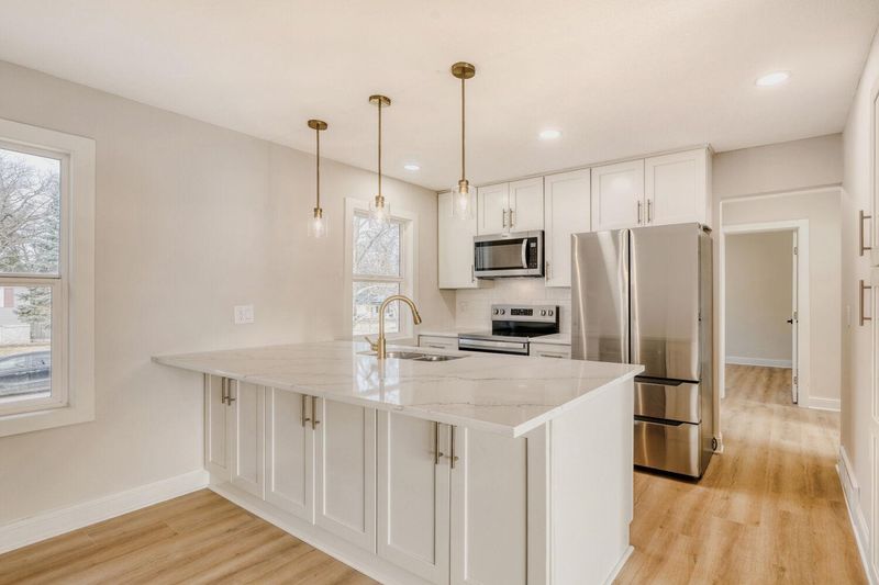 13850 Garrett Ave, Apple Valley, MN 55124