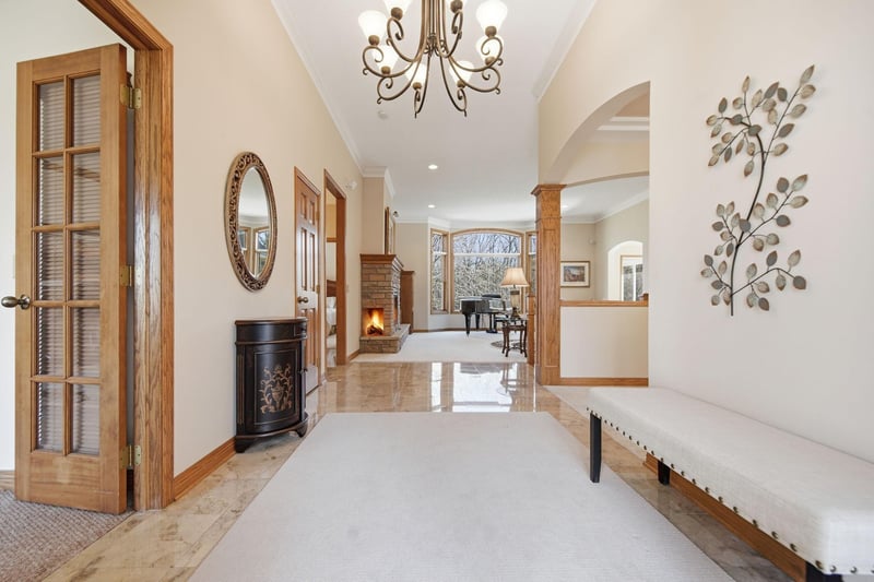 4 Pearson Pl, North Oaks, MN 55127