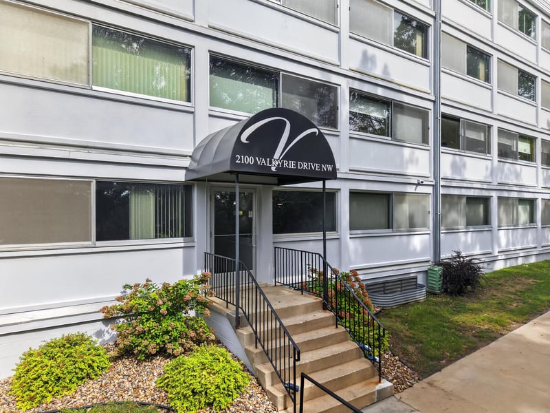 2100 Valkyrie Dr NW #201, Rochester, MN 55901