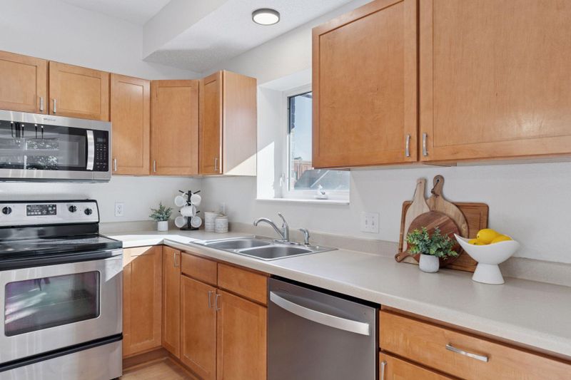 1800 Clinton Ave #208, Minneapolis, MN 55404