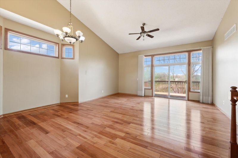 6913 Connelly Cir, Savage, MN 55378