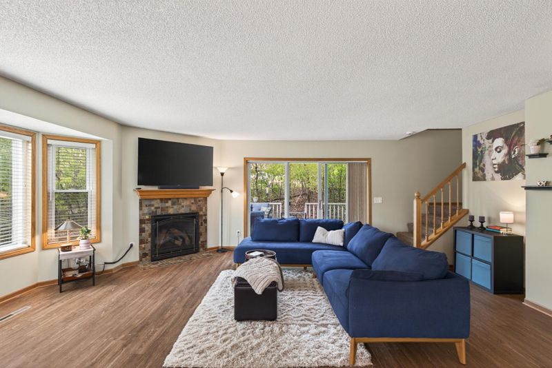 14213 Hibiscus Ct, Apple Valley, MN 55124