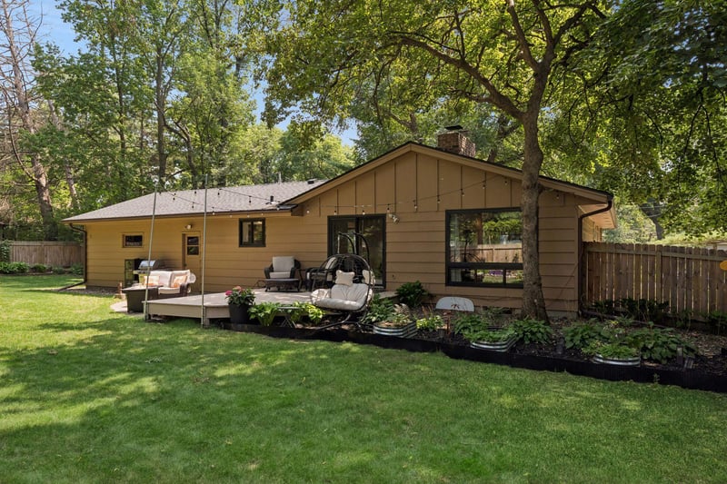 2100 W 107th St, Bloomington, MN 55431