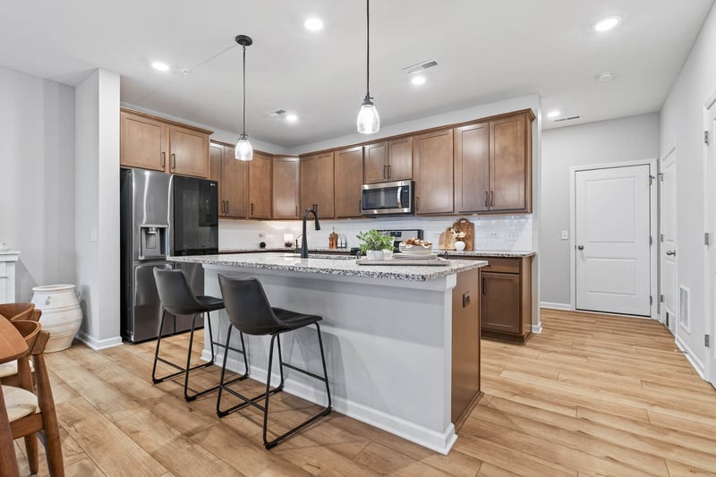 14544 Twin Lakes Cir, Burnsville, MN 55306