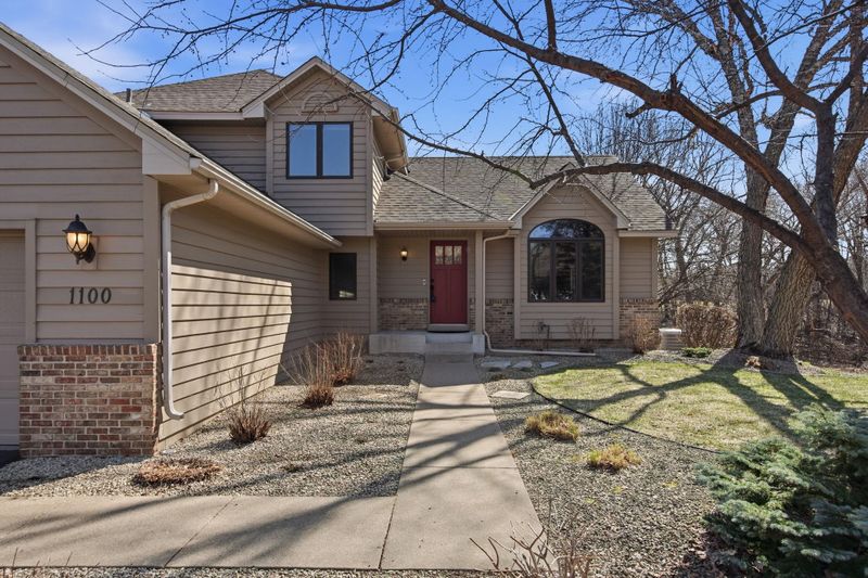 1100 Cherry Ct, Burnsville, MN 55306