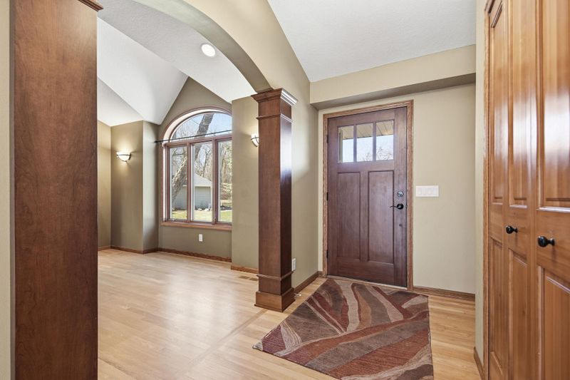 1100 Cherry Ct, Burnsville, MN 55306