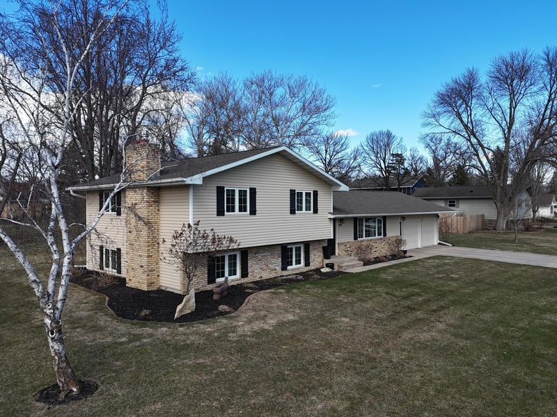404 W 9th St, Morris, MN 56267