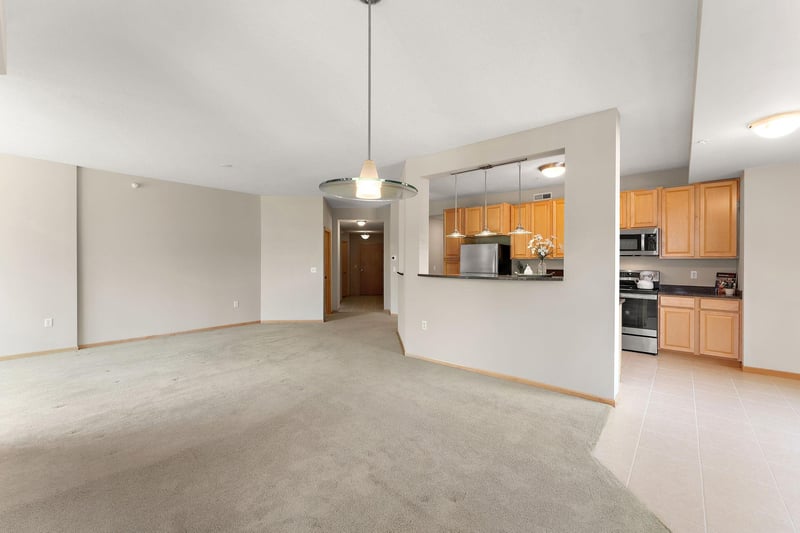2407 39th Ave NE #113, Saint Anthony, MN 55421
