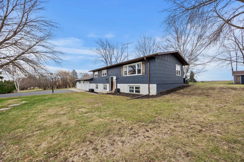 18365 234th Cir, Hutchinson, MN 55350