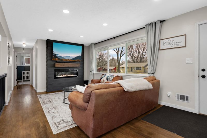 1839 Walnut St, Hastings, MN 55033