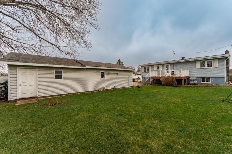 60 S 1st St, Lewiston, MN 55952