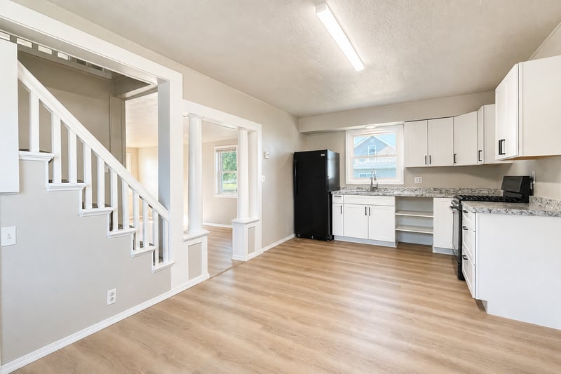 245 3rd Ave SE, Wells, MN 56097