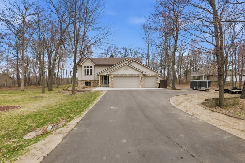 20760 Okinawa St NE, Cedar, MN 55011