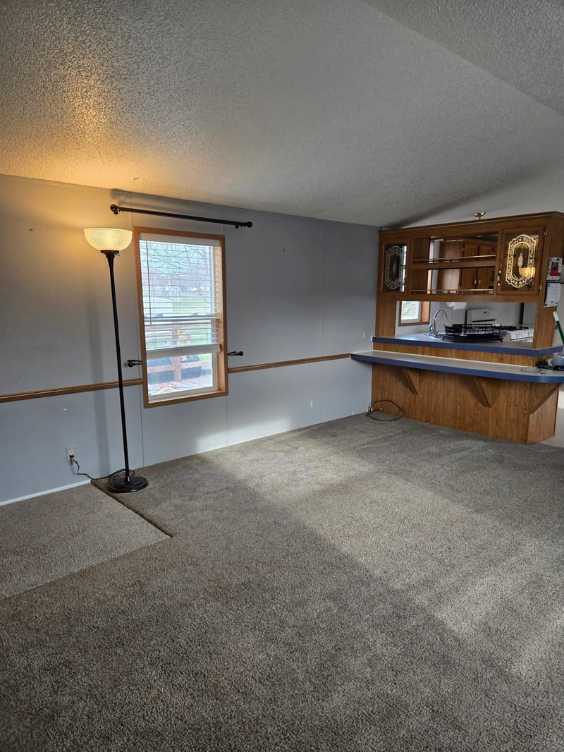 1975 Lancelot Ln, North Mankato, MN 56003
