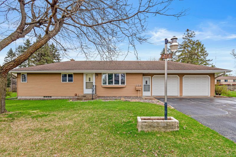 258 Dawn Ave, Shoreview, MN 55126