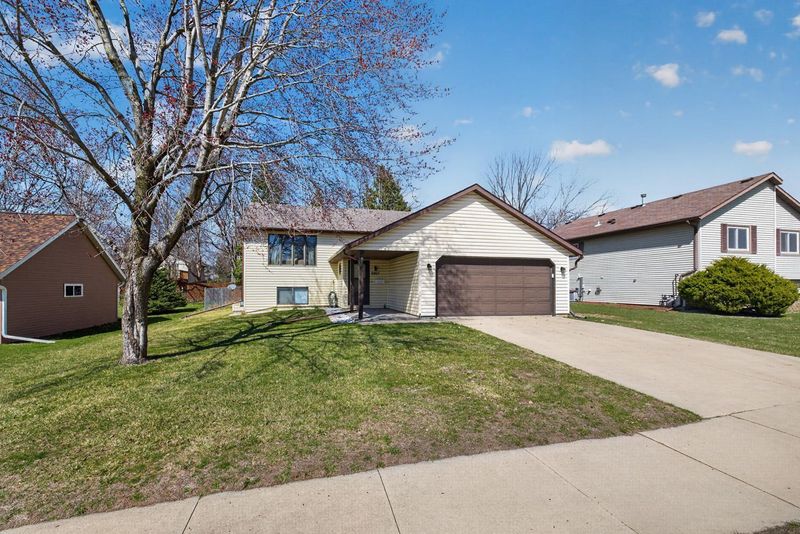 2807 25th St NW, Rochester, MN 55901