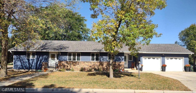 643 W Hall Ave, Buffalo Lake, MN 55314