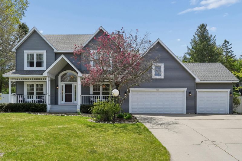 900 Lecuyer Dr, Stillwater, MN 55082