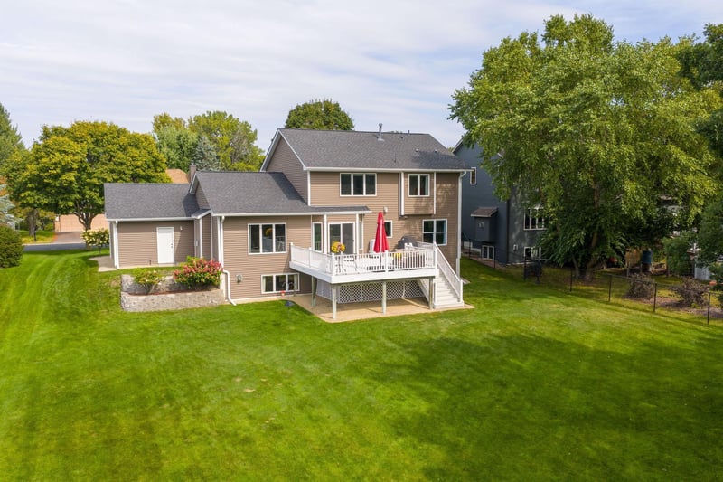 592 Vicki Ln, Shoreview, MN 55126