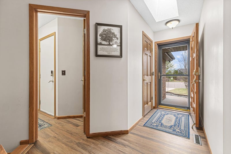 15 Apfelridge Ct, South Saint Paul, MN 55075