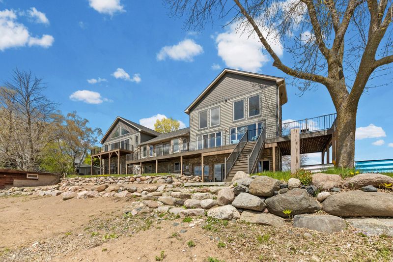 13765 Norelius Ln, Lindstrom, MN 55045