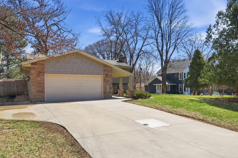 7351 Walnut Ct, Eden Prairie, MN 55346