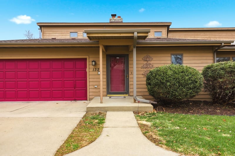 1329 Towerview Rd, Eagan, MN 55121