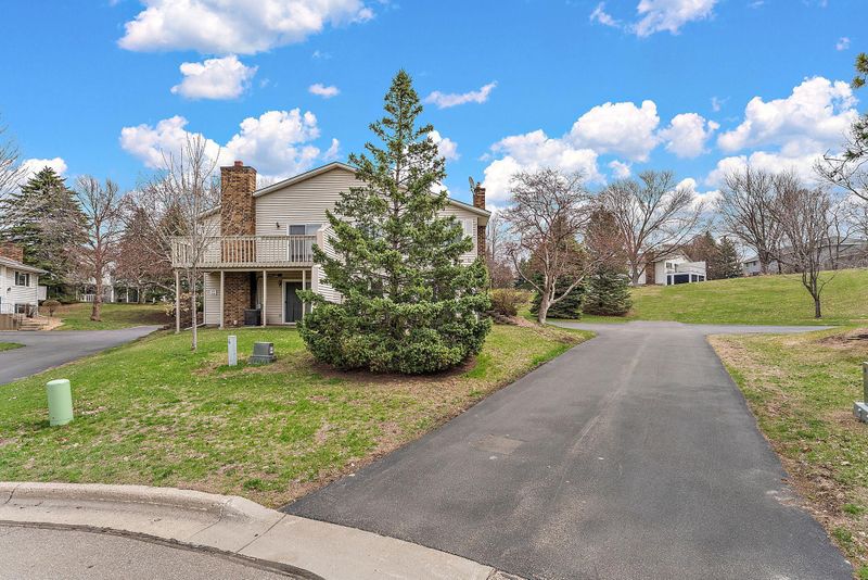 1621 W 140th St, Burnsville, MN 55337