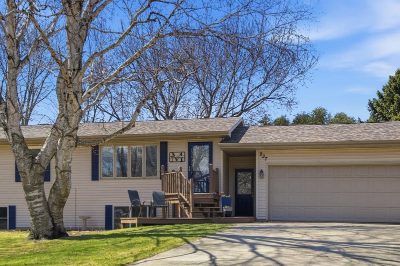 937 Candy Cir, Kandiyohi, MN 56251