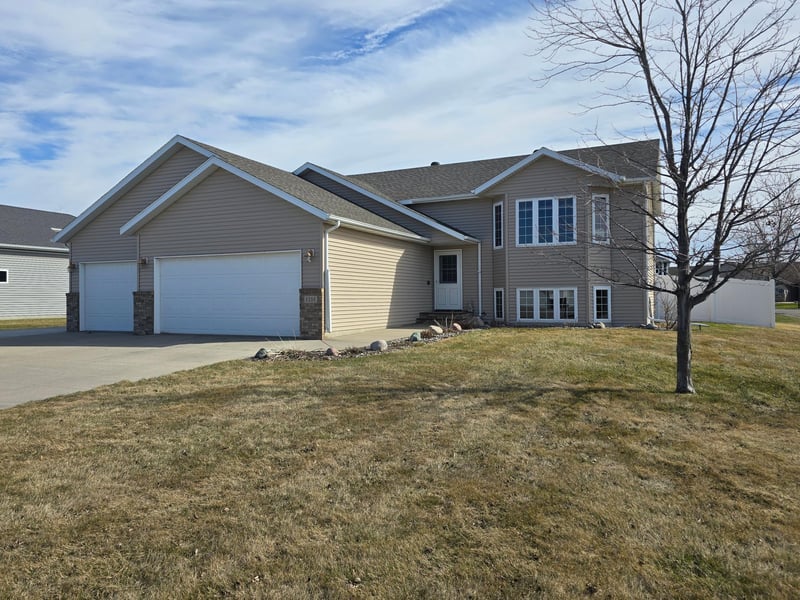 1101 4th Ave NE, Dilworth, MN 56529