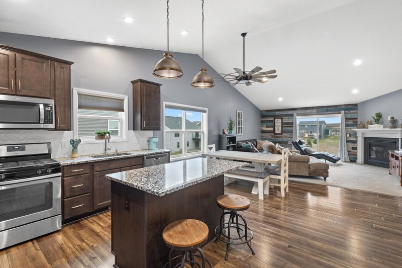 10001 190th Ave NW, Elk River, MN 55330