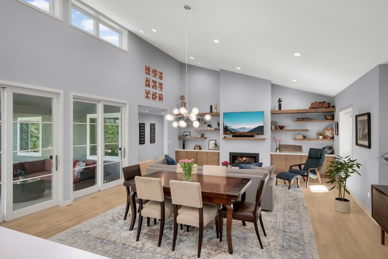 1409 Edgcumbe Rd, Saint Paul, MN 55116