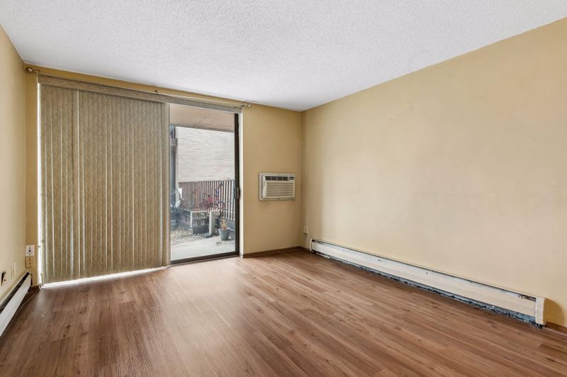 1405 E 40th St #3F, Minneapolis, MN 55407