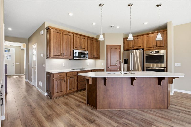 7755 Vincent Dr, Victoria, MN 55386