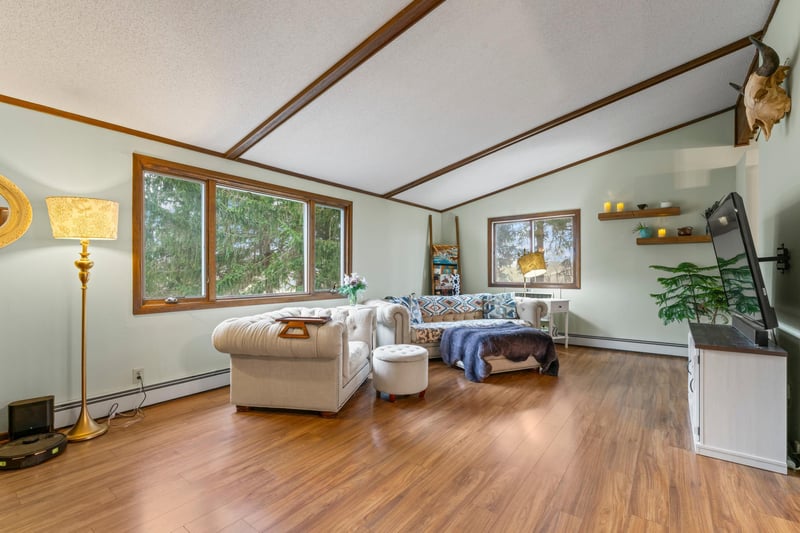 46729 170th Ave, Zumbrota, MN 55992