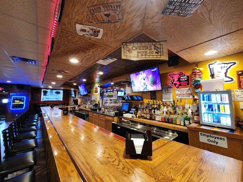 1067 Hudson Rd, Saint Paul, MN 55106