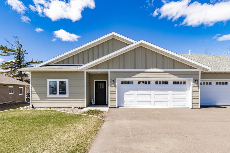 219 Coffee Creek Blvd, Duluth, MN 55811