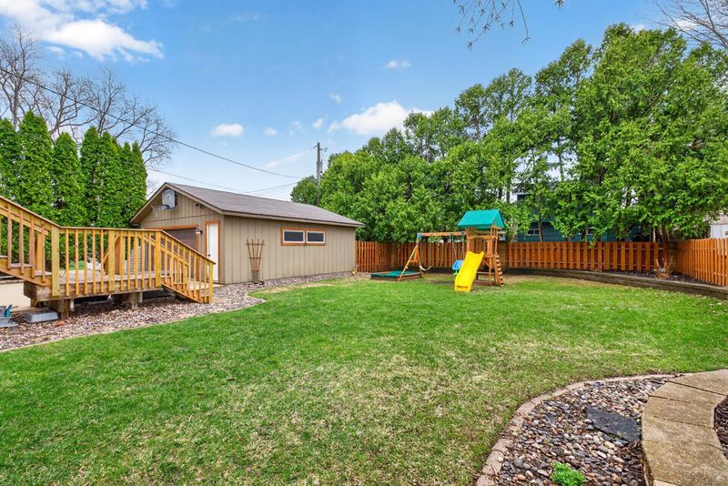 1922 38th St NW, Rochester, MN 55901