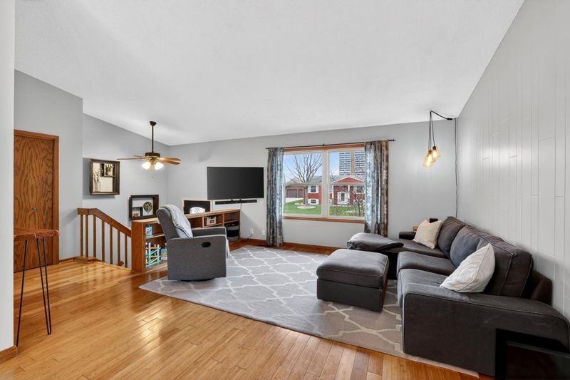 1922 38th St NW, Rochester, MN 55901