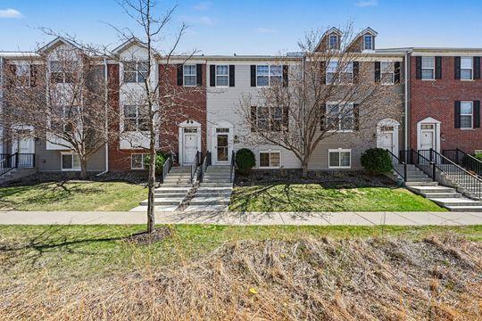 4360 Bulrush Blvd, Shakopee, MN 55379