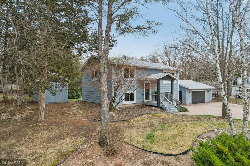 30875 Montclair Dr, Lindstrom, MN 55045