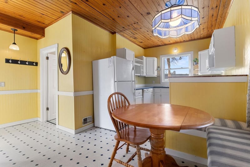 30675 Olinda Trl, Lindstrom, MN 55045