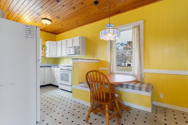 30675 Olinda Trl, Lindstrom, MN 55045